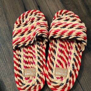 Crown & Ivy Multicolor Woven Slippers nwot 6 1/2
